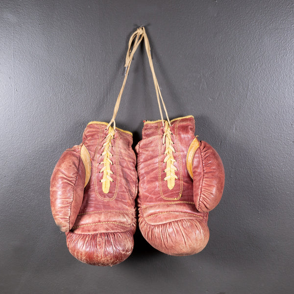 アンティーク雑貨 SPALDING BOXING GLOBE 1950s 1960s Vintage Marathon Leather Boxing Gloves c.1950-1960 | S16 Home