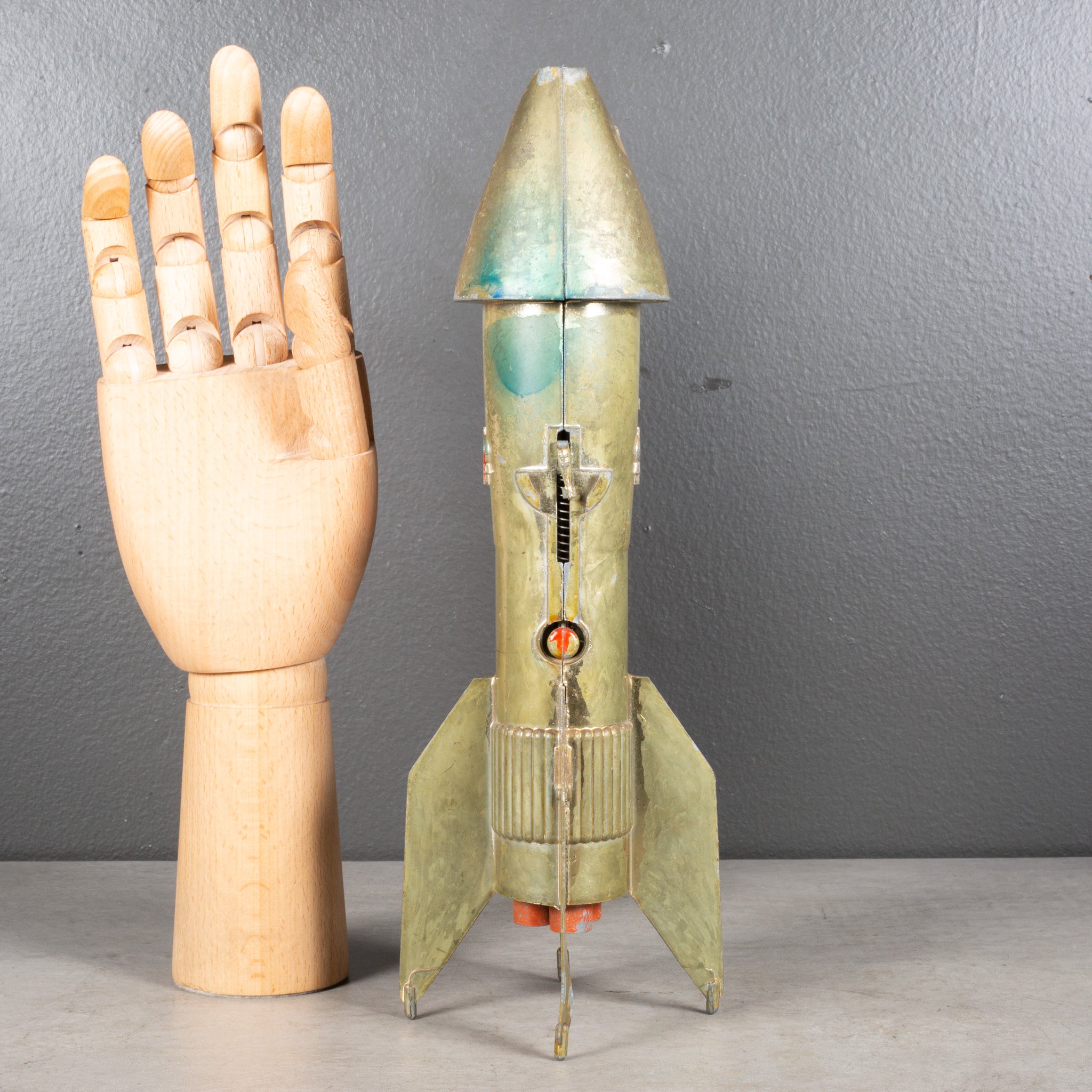 Vintage 1957 Berzac Astro Rocket Ship Missile Coin Bank Rubber Tip NO online KEY