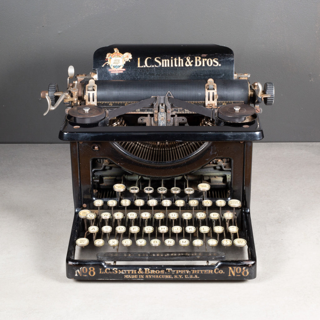 アメリカ「L.C. Smith & Bros.社製のアンティーク・タイプライター antique-LC-Smith-No.8-standard