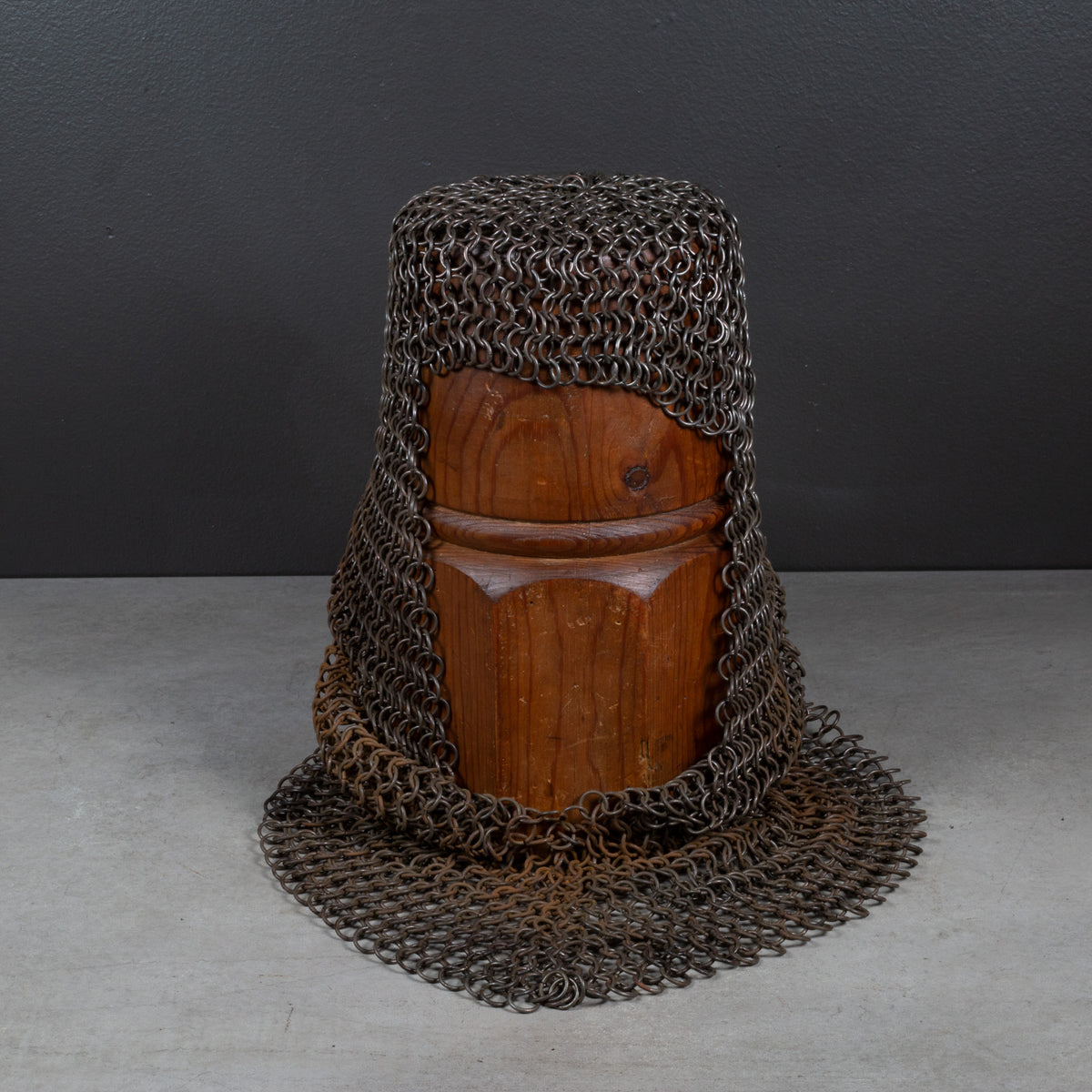 antique-chainmail-head-cover-
