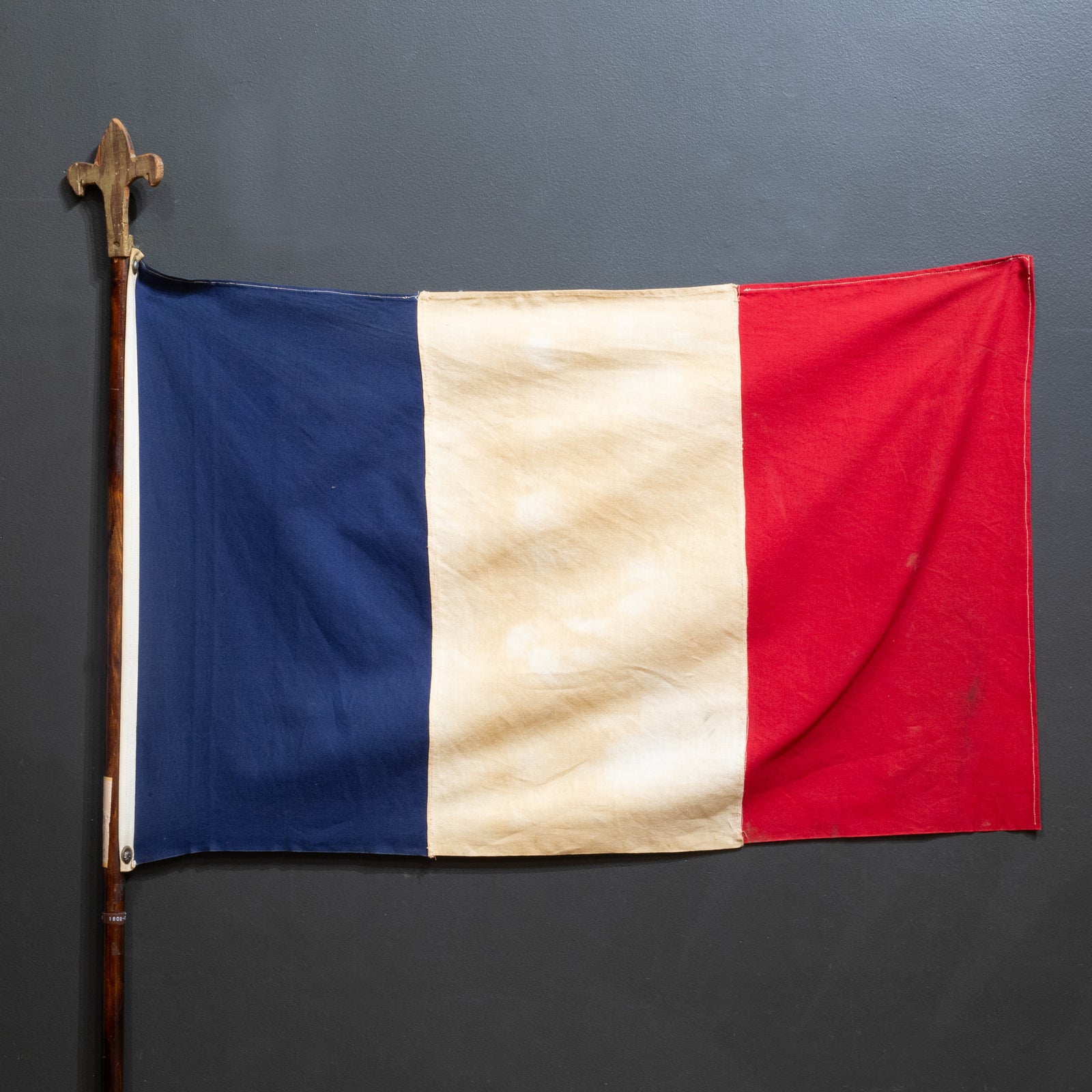 アンティーク雑貨 French Vintage Flag . antique-french-flag-pole-hand-