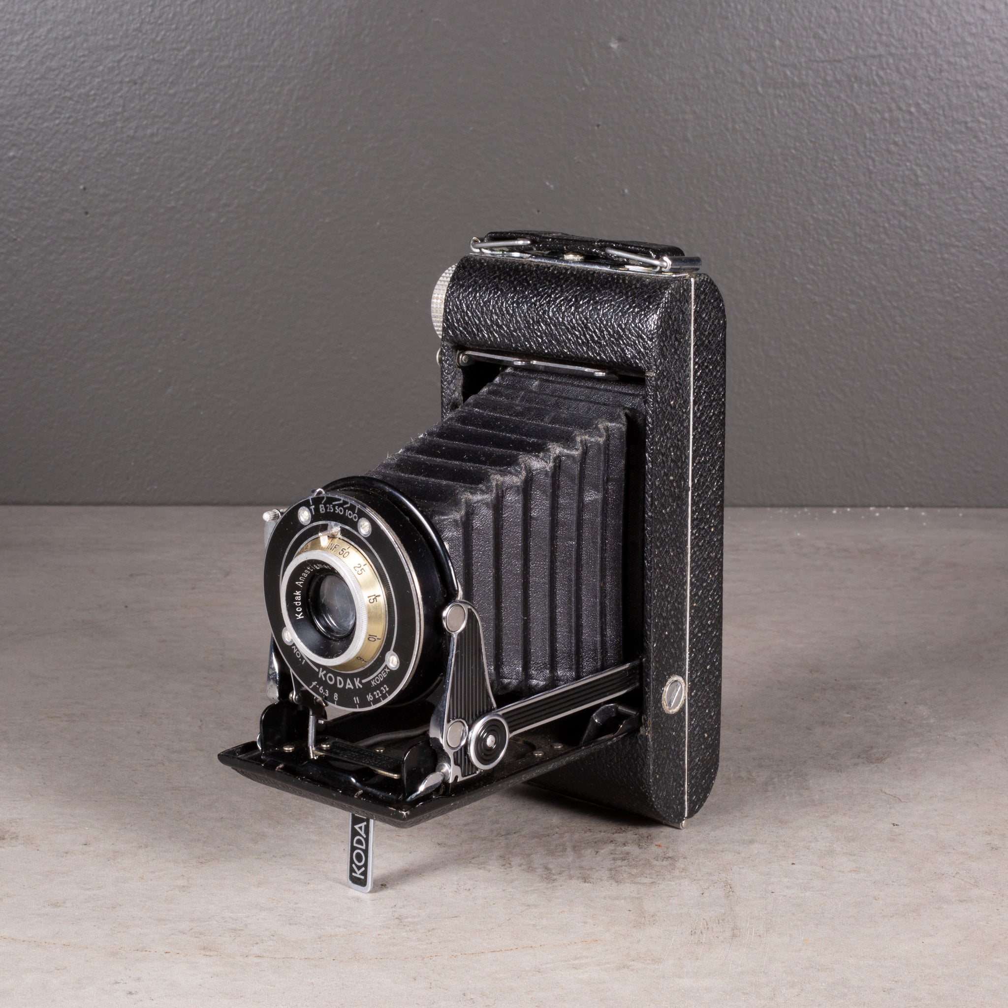 Antique Eastman Kodak No. 1 Pocket Kodak Folding Camera c.1909-1920 For Sale a Antique Eastman Kodak No. 1 Pocket Kodak Folding Camera c.1909-1920 For Sale a