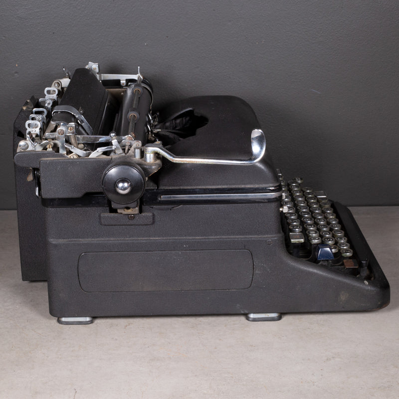 Antique Royal "Magic Margin" Typewriter c. 1940