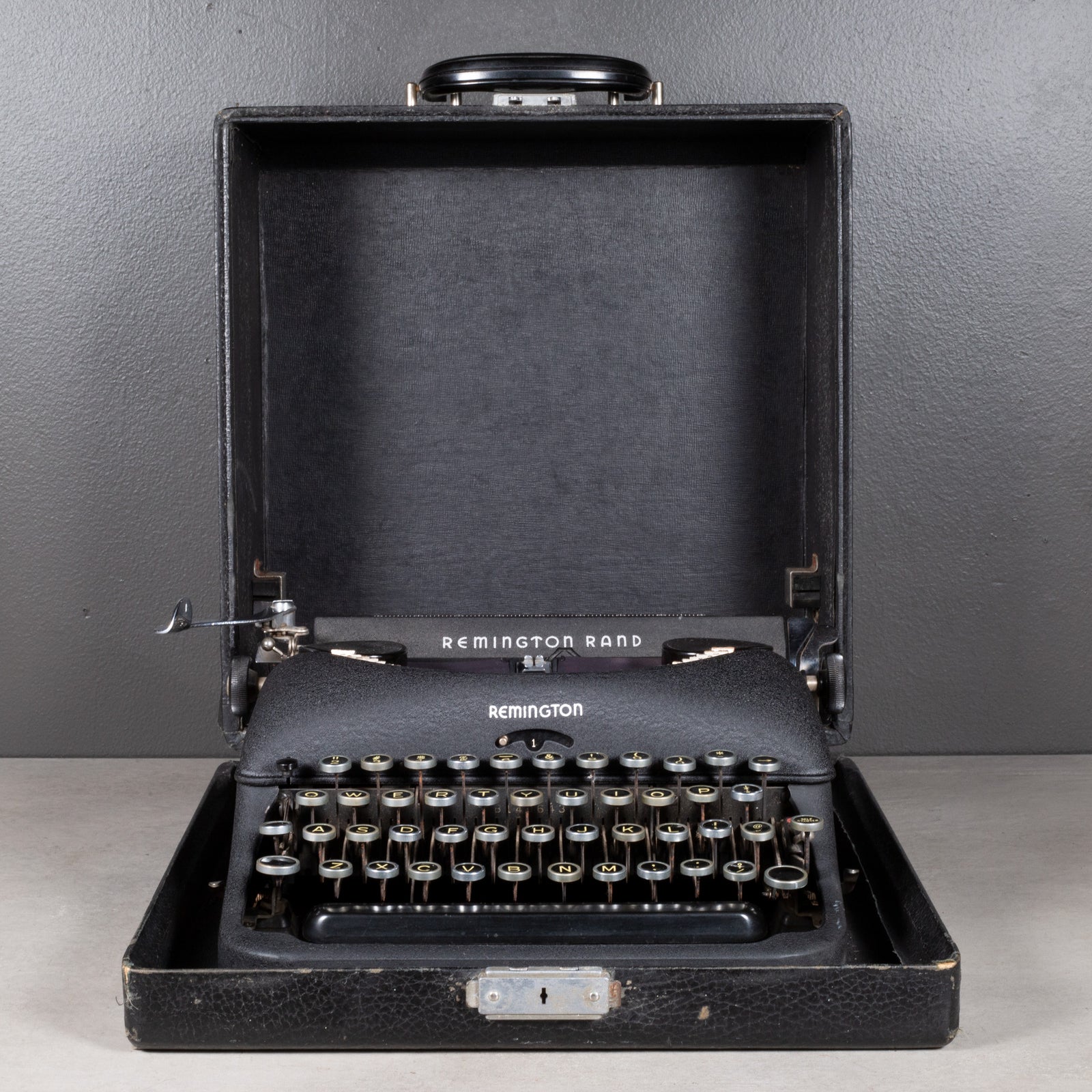 antique-typewriter-remington-