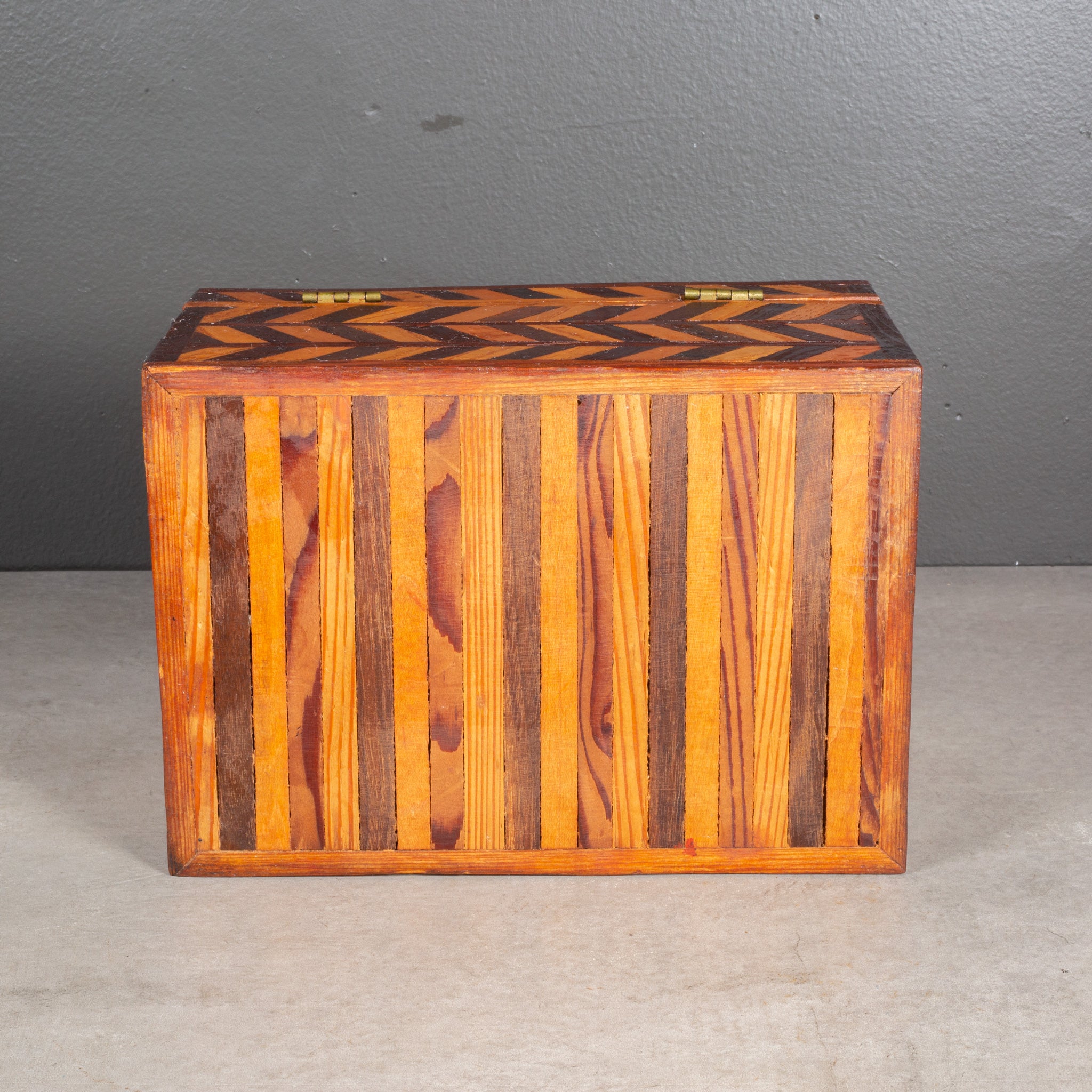 木製ラック・ウッドラック Herringbone Wood Box Vintage Wooden early-20th-century-handmade-