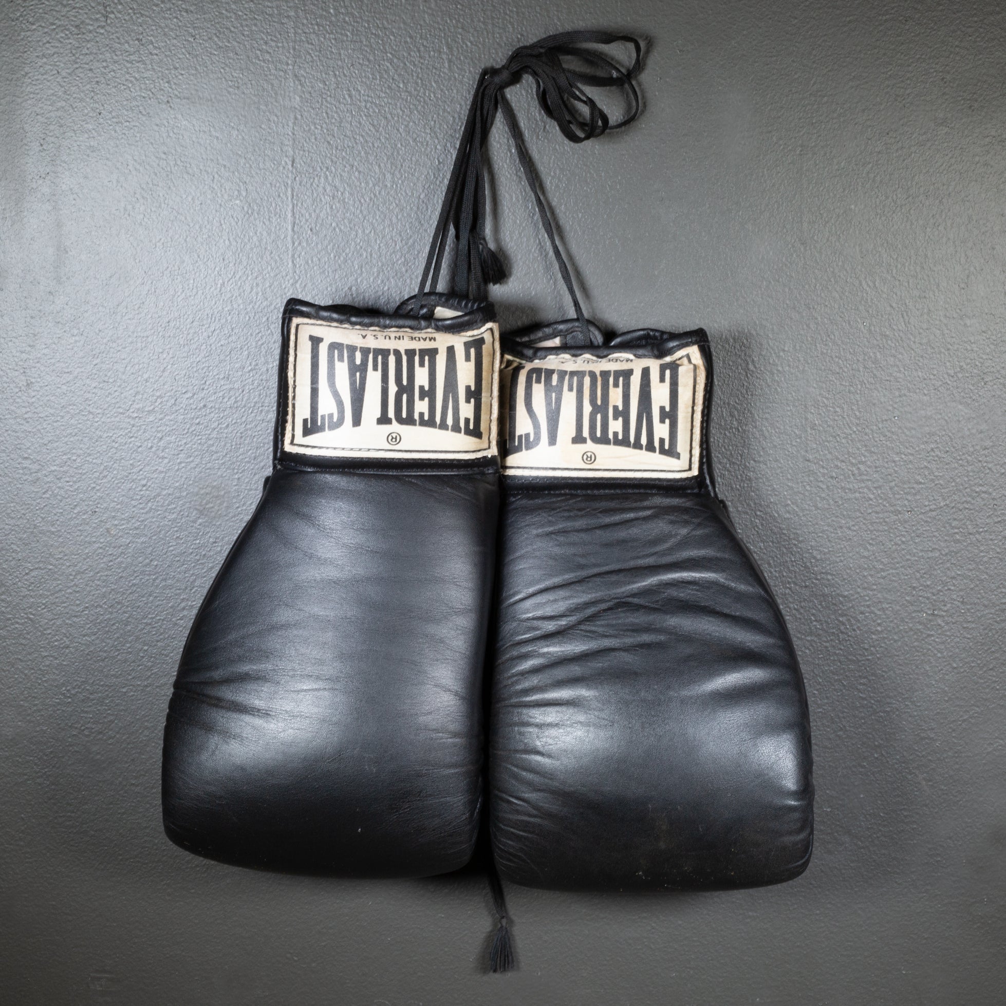 【まこ】VINTAGE EVERLAST BOXING GROVES Vintage Everlast Red Training Boxing Gloves 16 Ounce Made in
