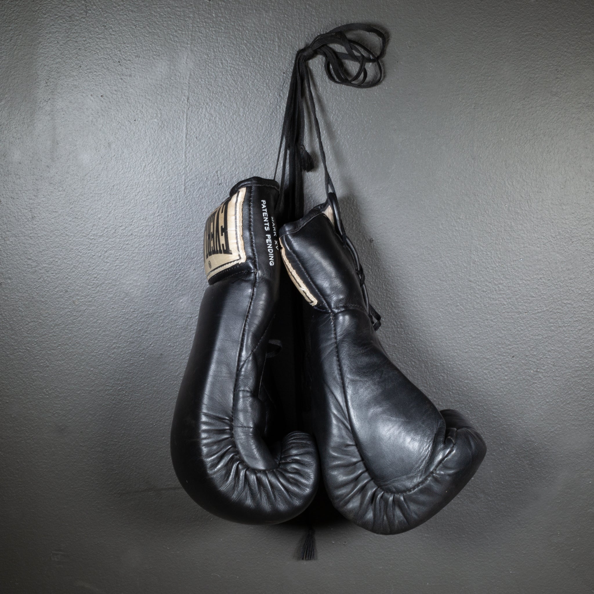 【まこ】VINTAGE EVERLAST BOXING GROVES Vintage Leather Everlast Training Boxing Gloves | S16 Home