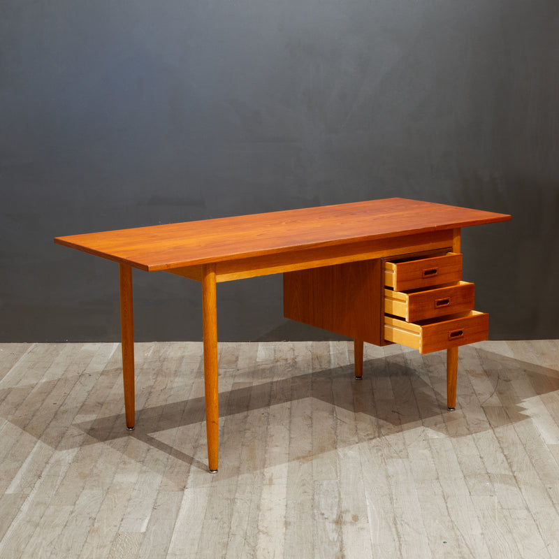 Mid-century Teak Expandable Desk with Sliding Drawers, Denmark c.1960