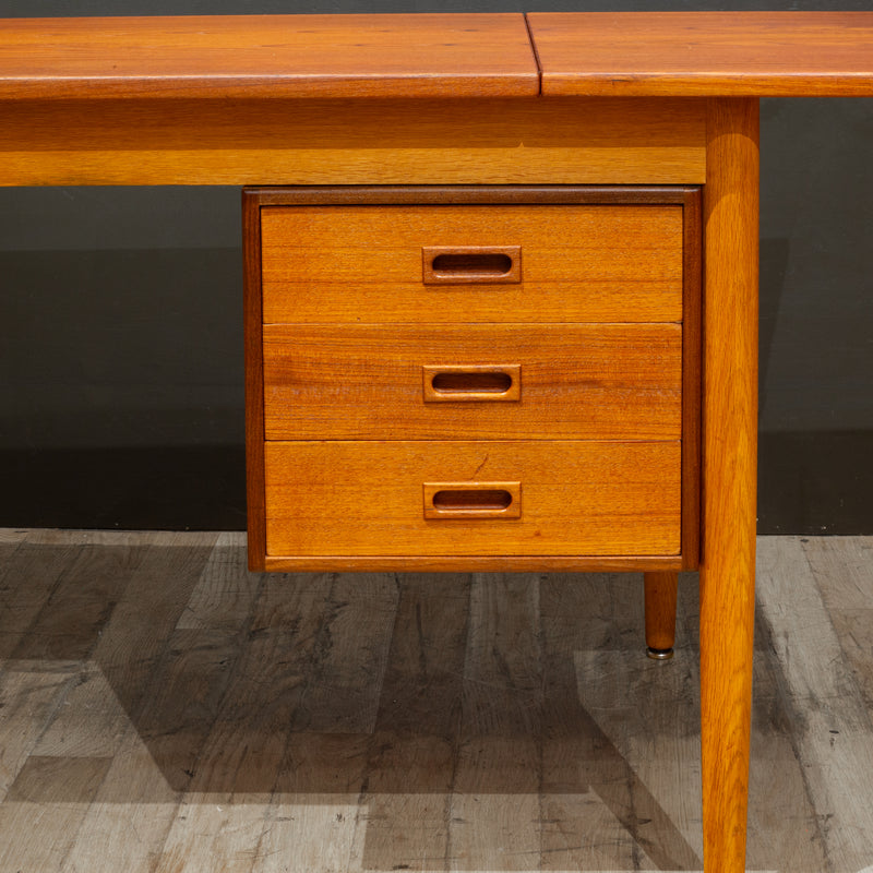 Mid-century Teak Expandable Desk with Sliding Drawers, Denmark c.1960