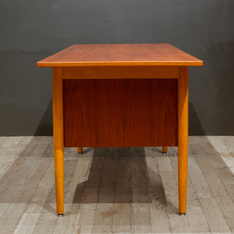 Mid-century Teak Expandable Desk with Sliding Drawers, Denmark c.1960