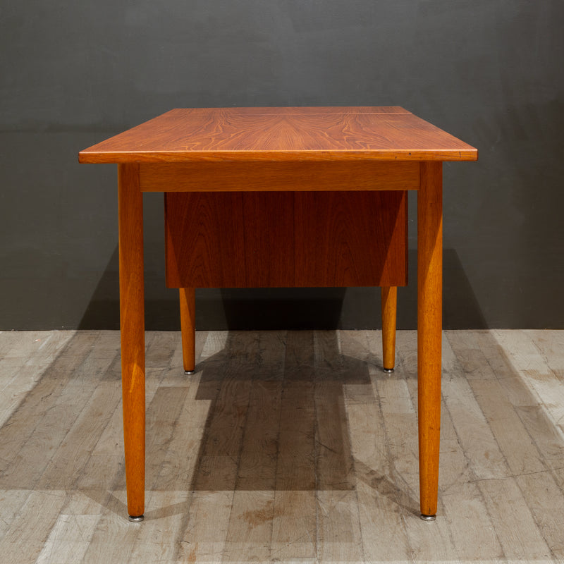 Mid-century Teak Expandable Desk with Sliding Drawers, Denmark c.1960