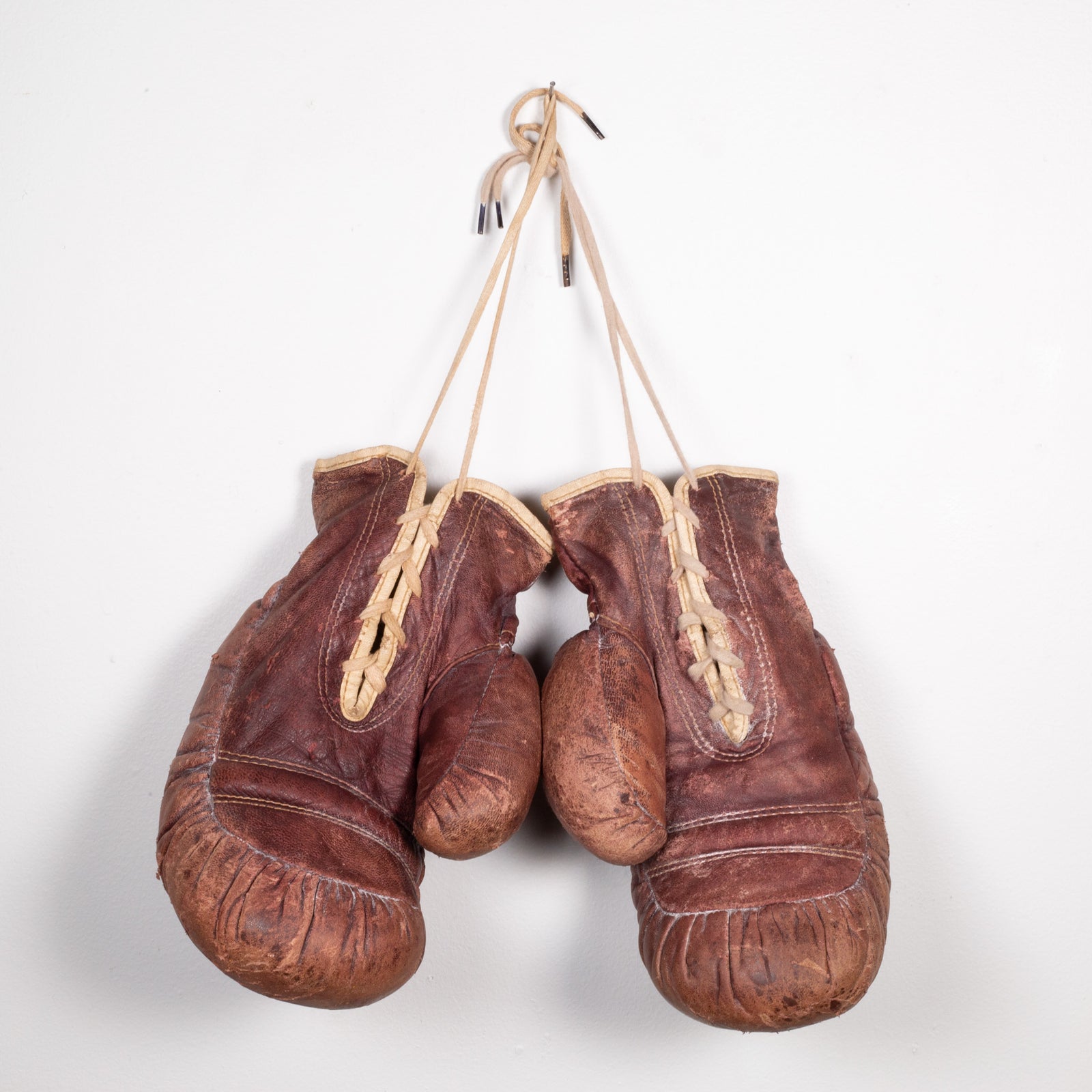 小物 blank smoking leather globe Vintage Leather Boxing Gloves c.1950 | S16 Home