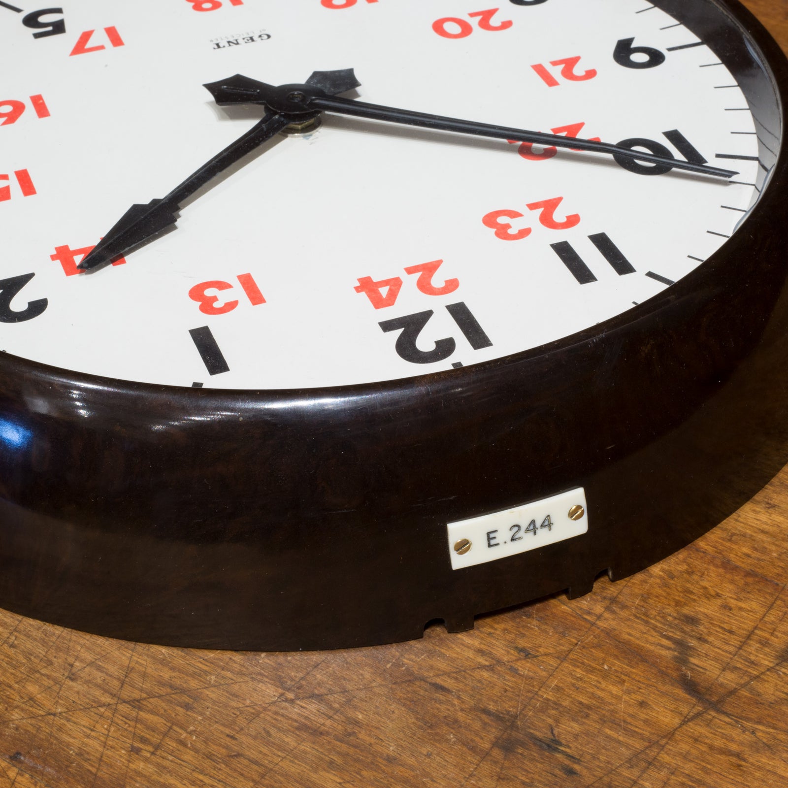 ヴィンテージ 　Gents' of Leicester 壁掛け時計クォーツ Mid-century Gents of Leicester 24 Hour Bakelite Wall Clock c.1960