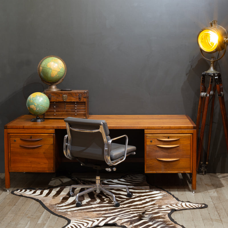 Mid-century Walnut Executive Desk by Jens Risom for Jen Risom Designs c.1950