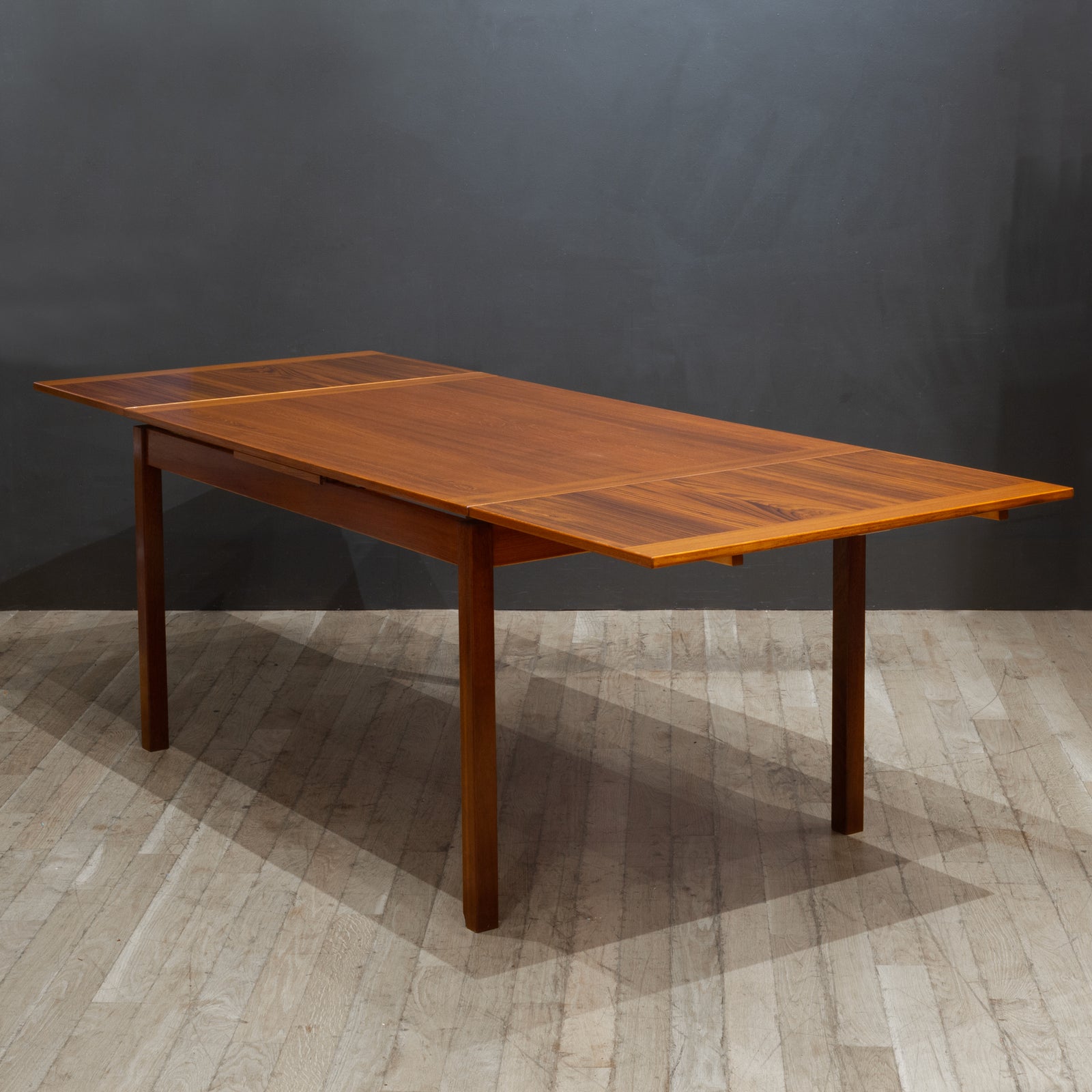 Midcentury Expandable Ansagar Mobler Teak Dining Table c.1960