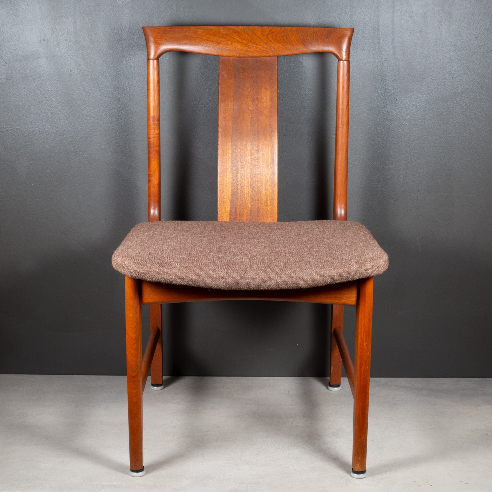 midcentury-teak-dining-chairs-