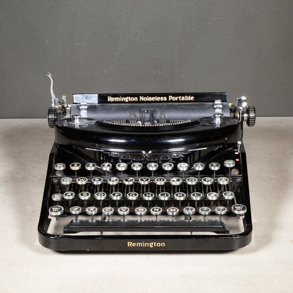 Antique Remington Portable Noiseless Typewriter c.1937