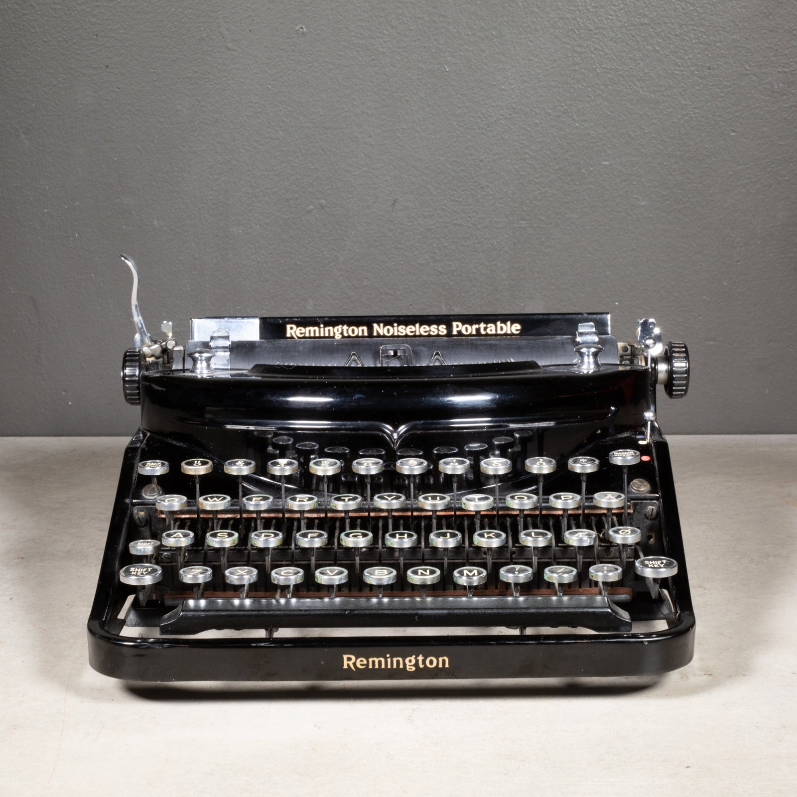 アンティーク レミントン Remington タイプライター　noiseless Antique Remington Portable Noiseless Typewriter c.1937 | S16 Home