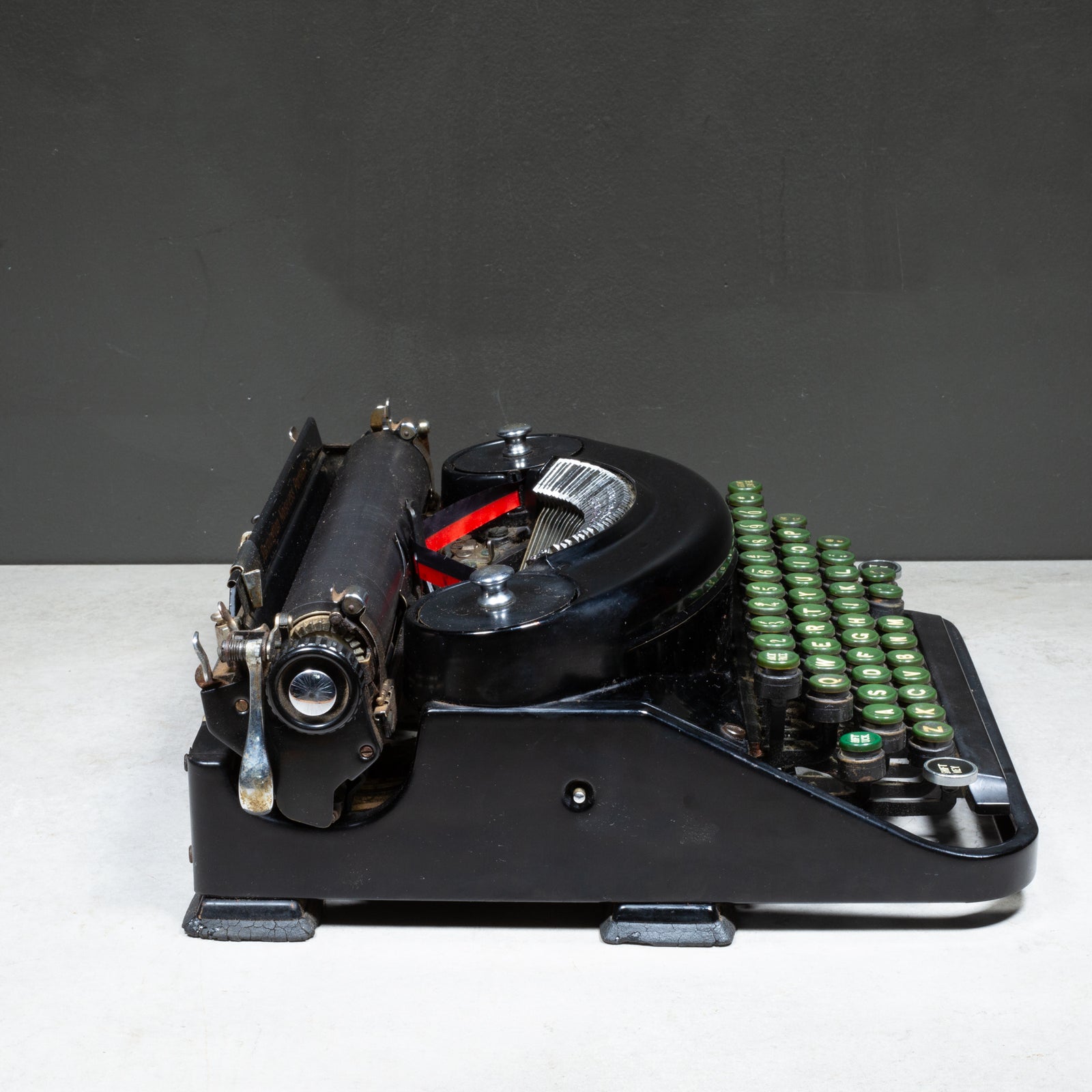 アンティーク レミントン Remington タイプライター　noiseless Antique Remington Portable Noiseless Typewriter and Case c.1937