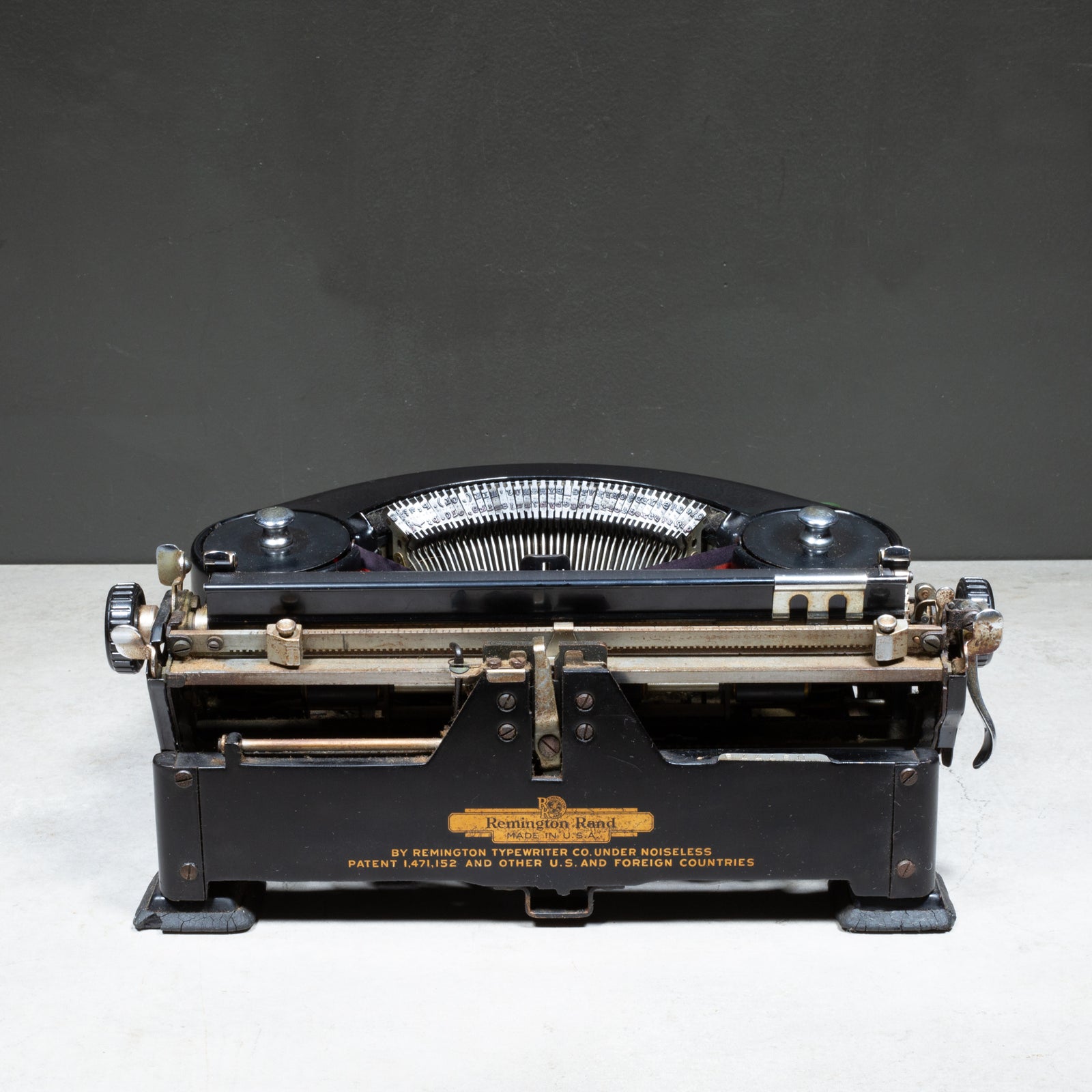 Antique Remington Portable Noiseless Typewriter and Case c.1937