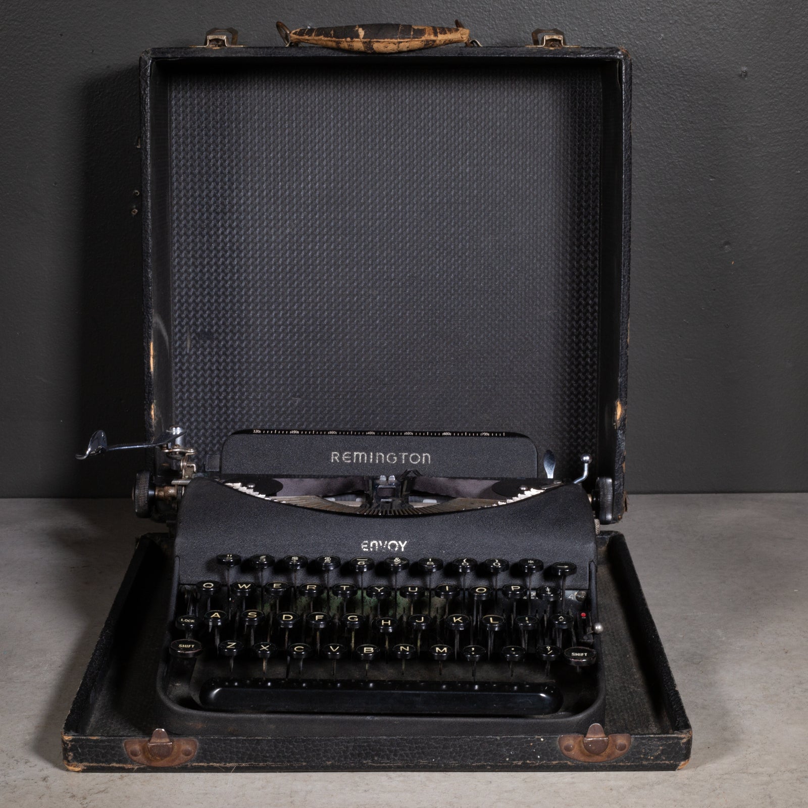 Antique Remington Envoy Portable Typewriter c.1942 | S16 Home