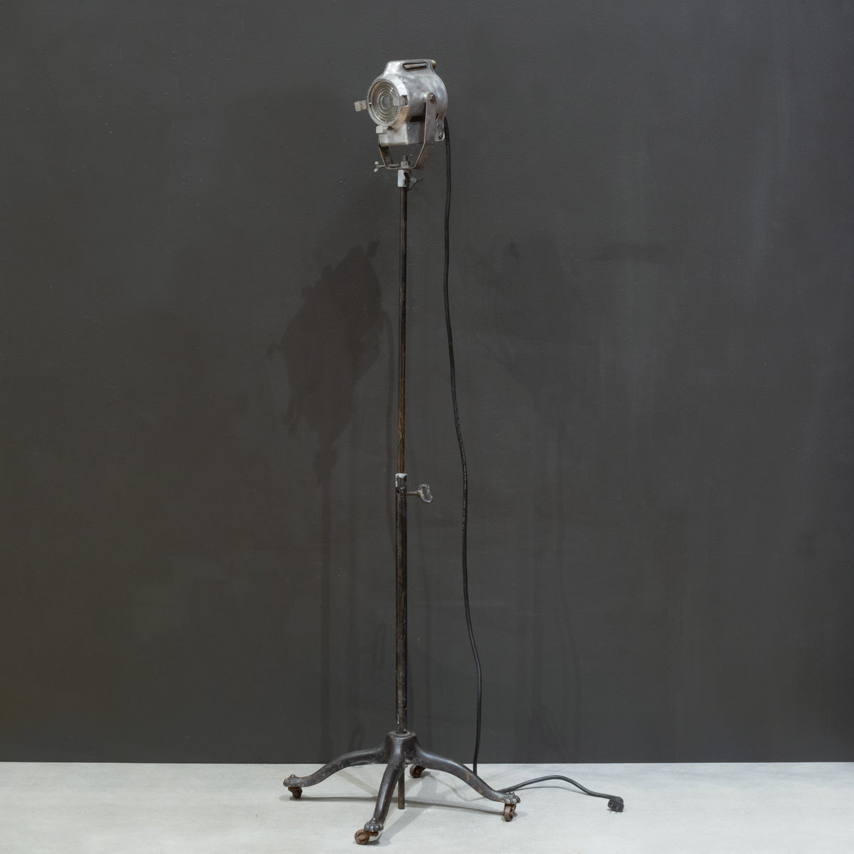 vintage-century-stage-light-
