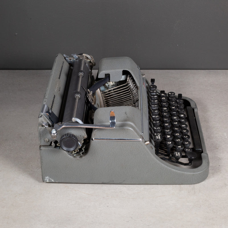 Vintage Underwood Champion Portable Typewriter c.1946