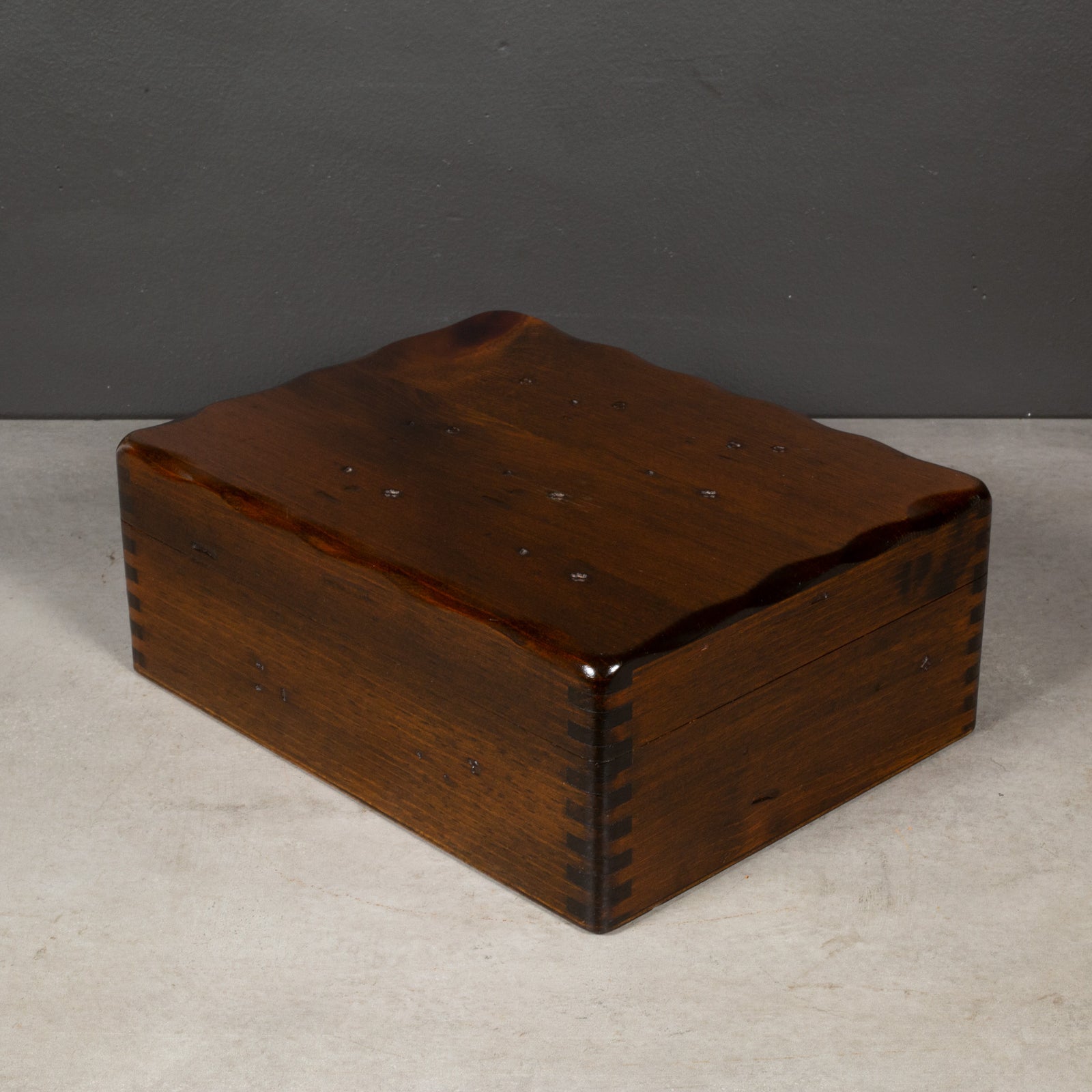 vintage-wooden-humidor-