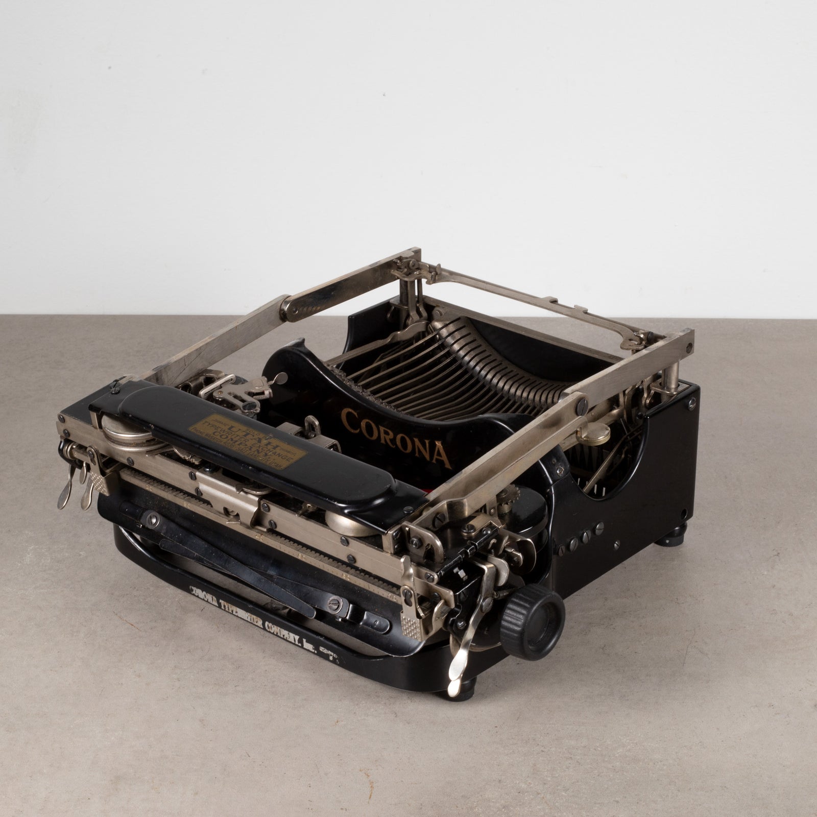antique-corona-3-bank-flip-top