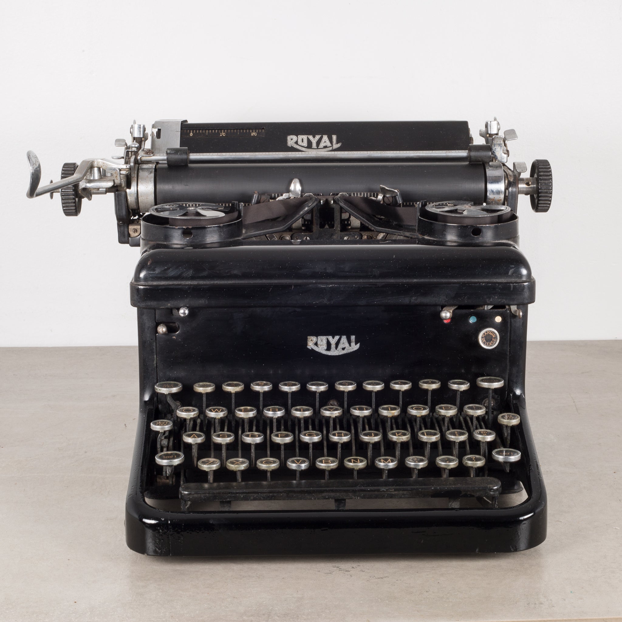 Antique Royal Typewriter c. 1930s | S16 Home