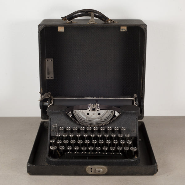Antique Refurbished Portable Underwood Leader Typewriter c.1938