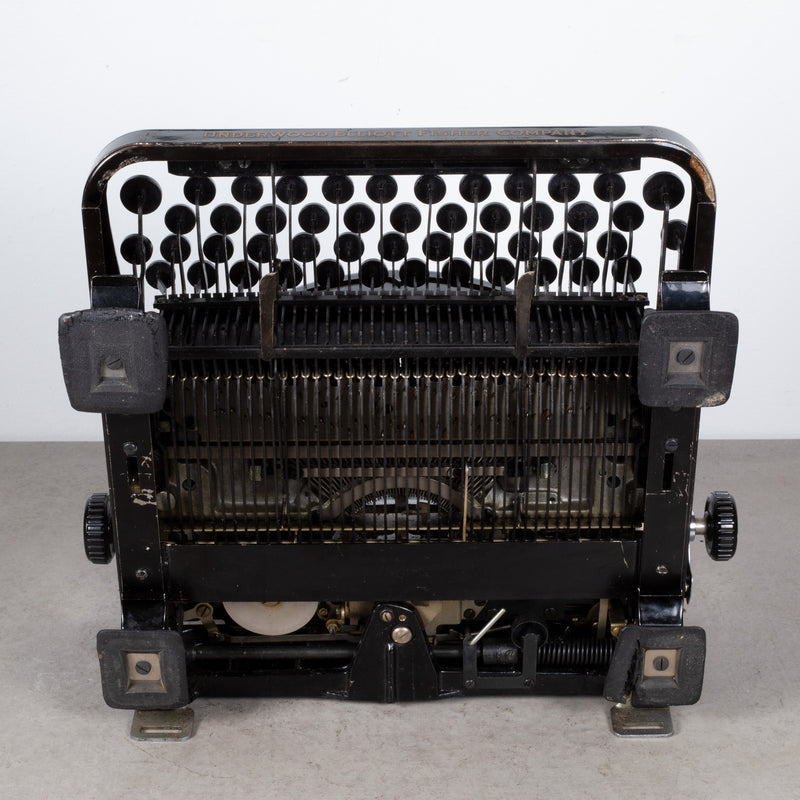 Art Deco Portable Underwood Noiseless Typewriter and Case c.1935