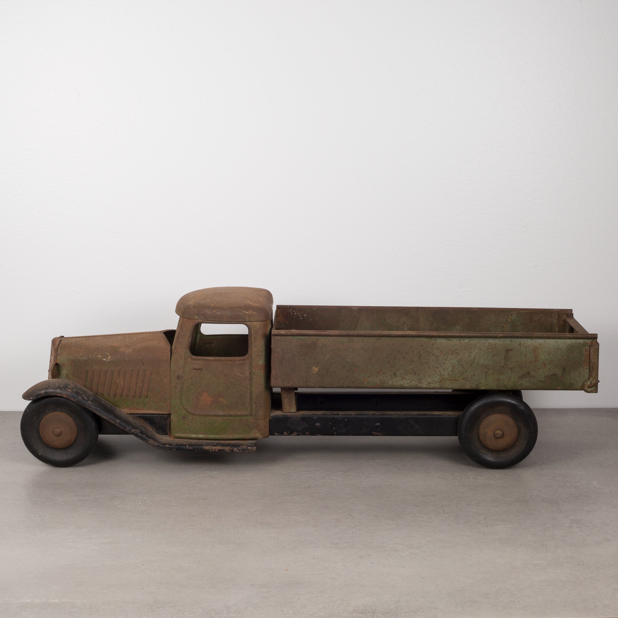 Antique deals toy truck