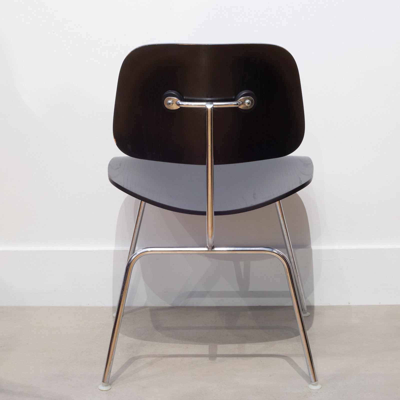 Eames 2piece plastic chair DCM イームズ Eames 2piece plastic chair DCM イームズ Eames 2piece plastic chair