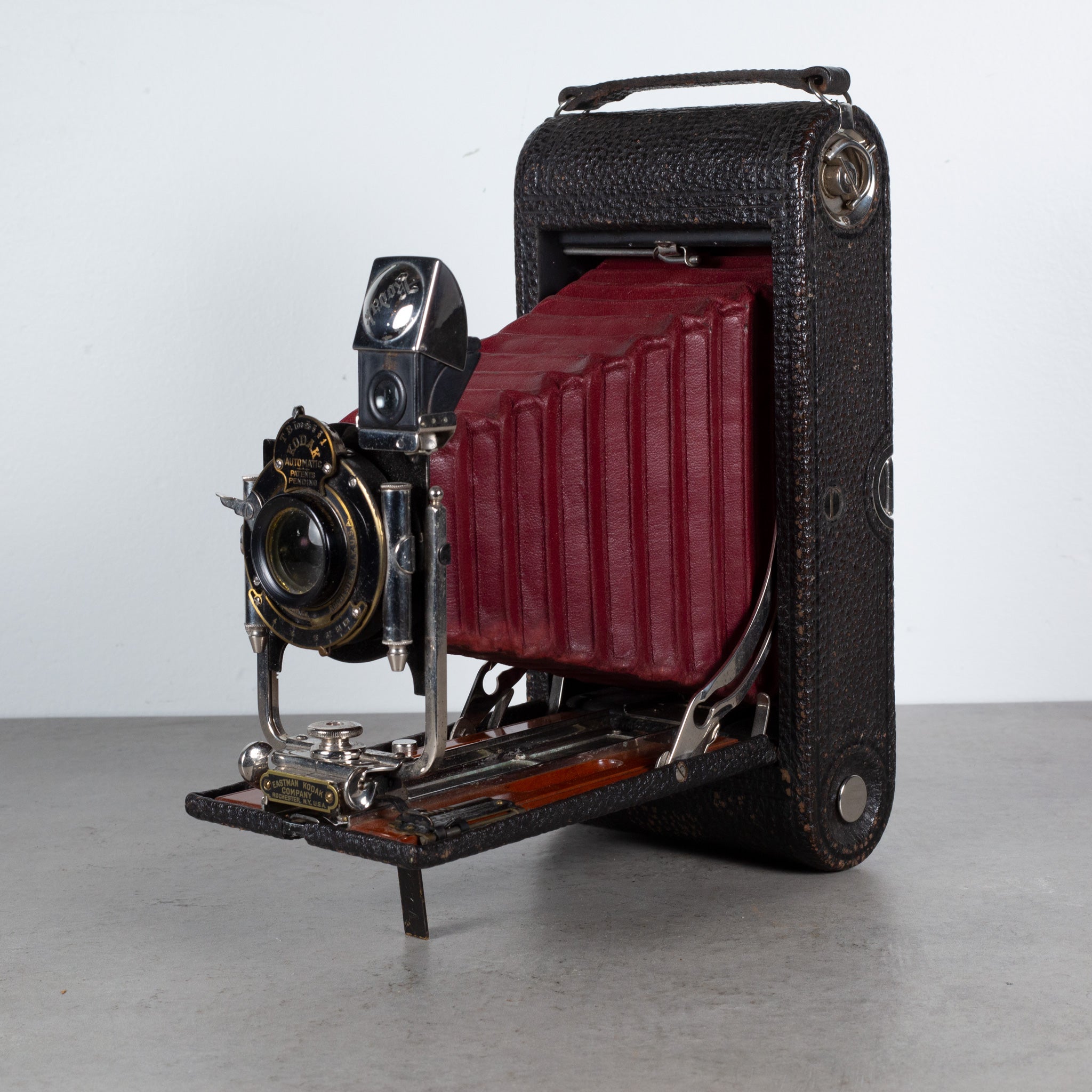 Antique No offers 3A Folding Pocket Kodak Model B-3 Red bellows w/ Leather Case