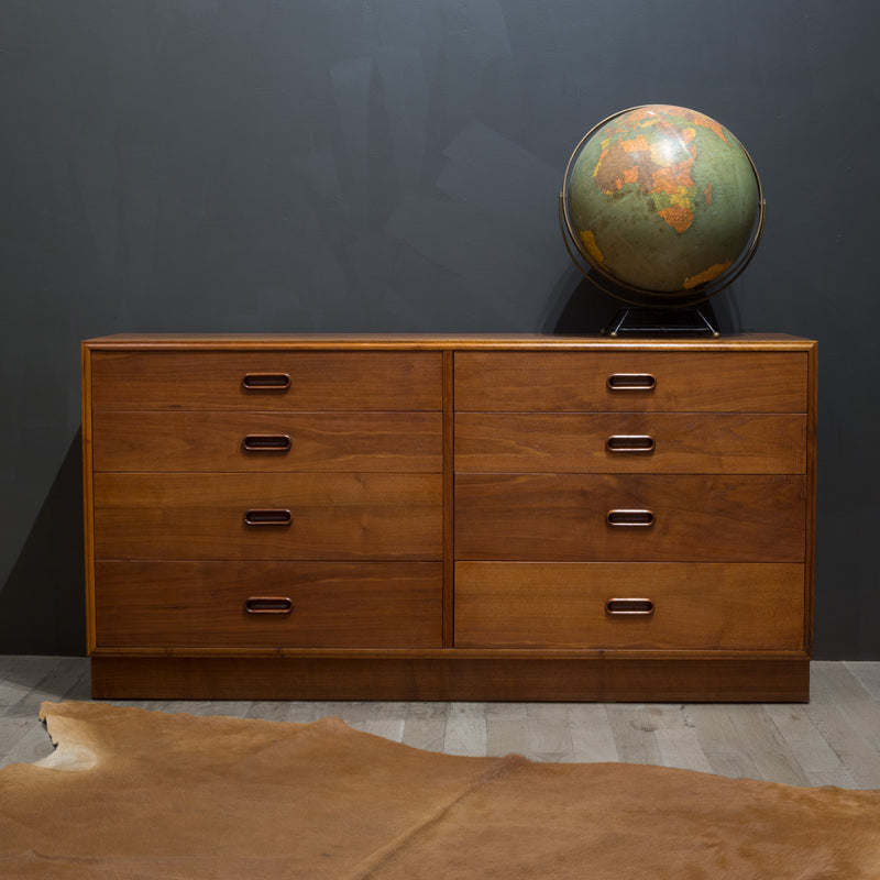 Mid-century Jack Cartwright for Founders Eight Drawer Dresser c.1960
