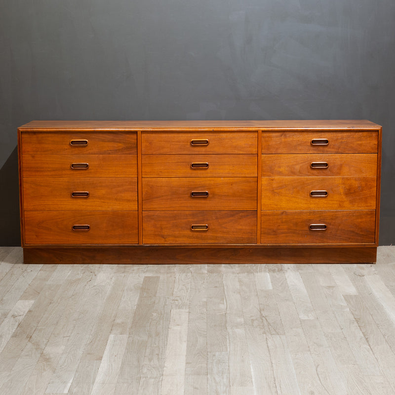 Mid-century Jack Cartwright for Founders Twelve Drawer Dresser c.1960 | S16 Home Mid-century Jack Cartwright for Founders Twelve Drawer Dresser c.1960 | S16 Home