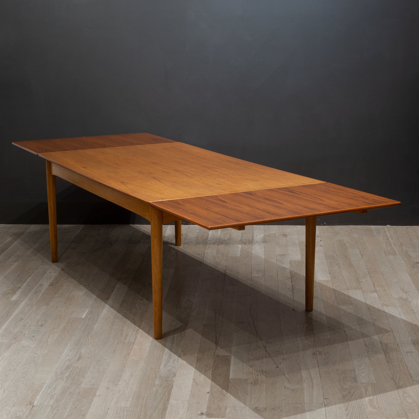 midcentury-JL-Moller-Niels-
