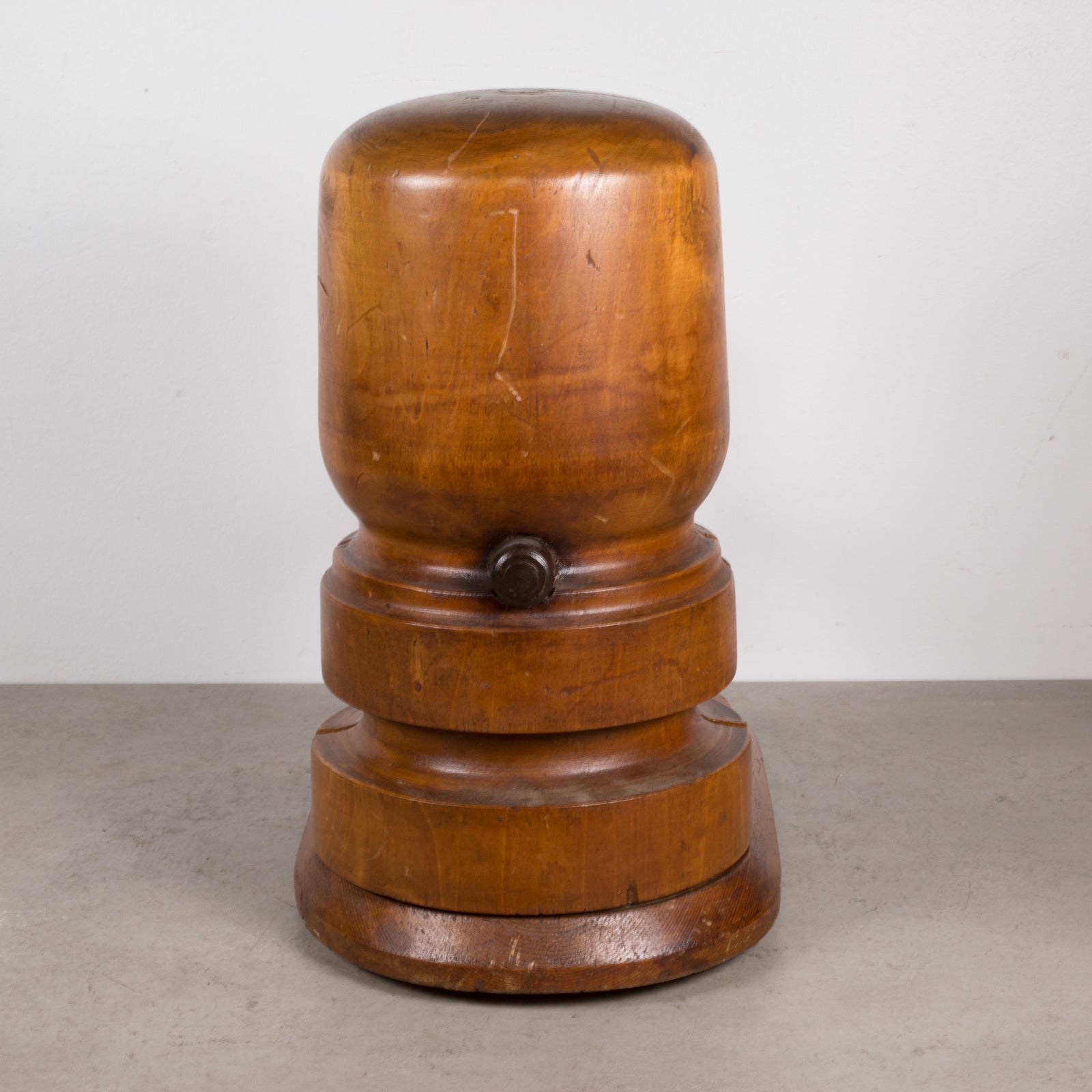 milliner_s-wooden-block-hat-  display picture 3