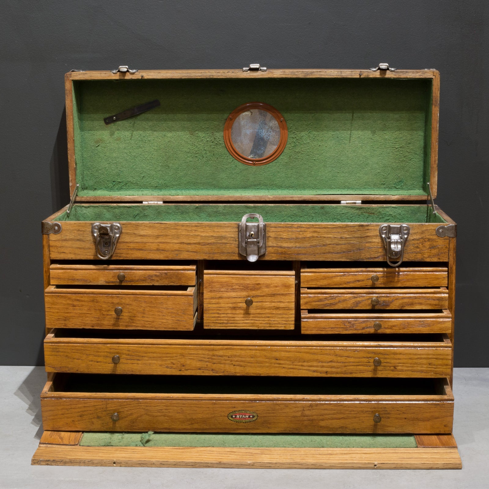 1940s machinist chest good