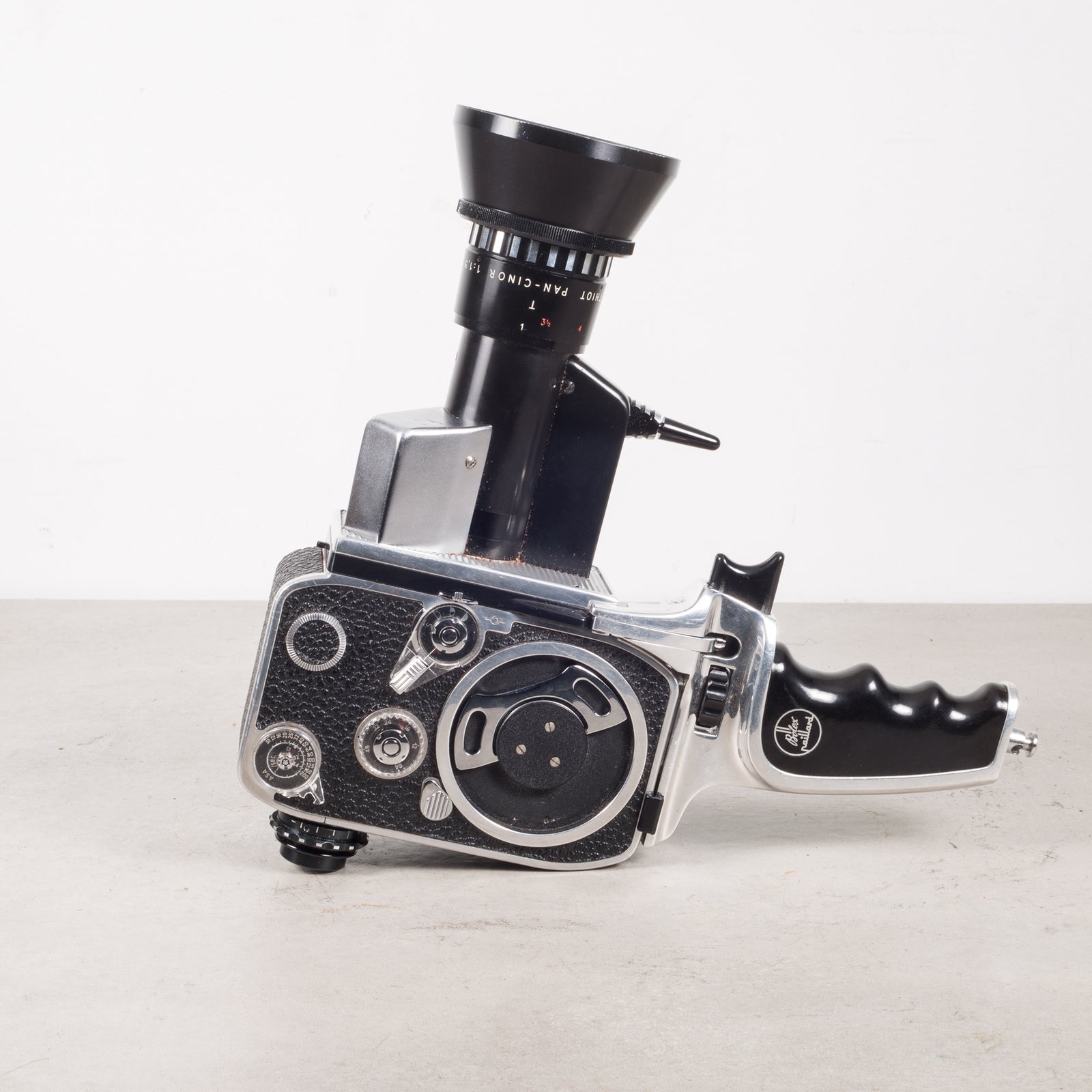 Bolex H16 スイス製ボレックスP1 8ミリメートルフィルムカメラ Paillard Bolex Zoom Reflex P1 - Vintage Camera | Blue Moon Camera