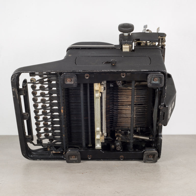 Antique Royal "Magic Margin" Typewriter c. 1938