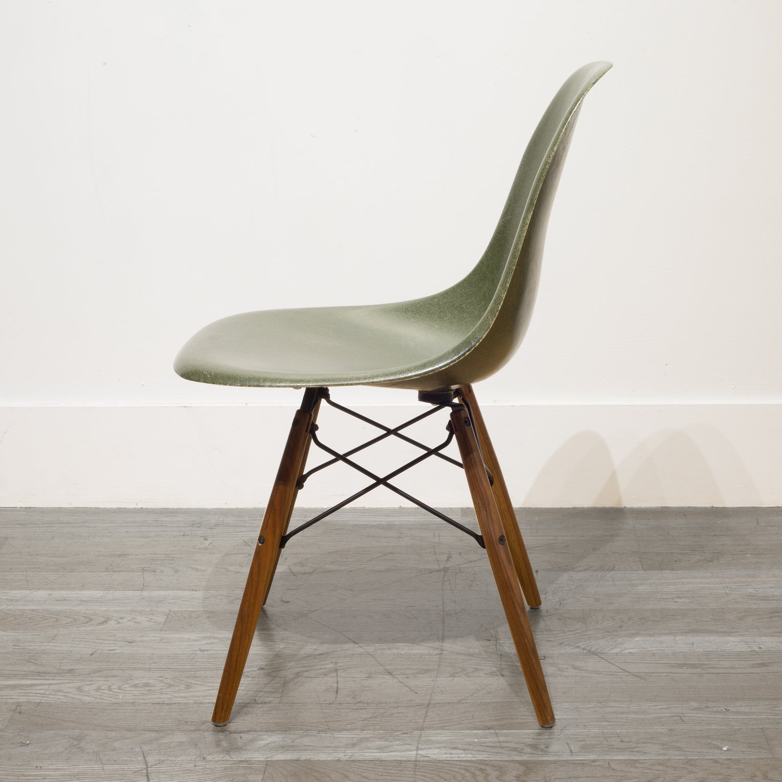 vintage-eames-fiberglass-shell
