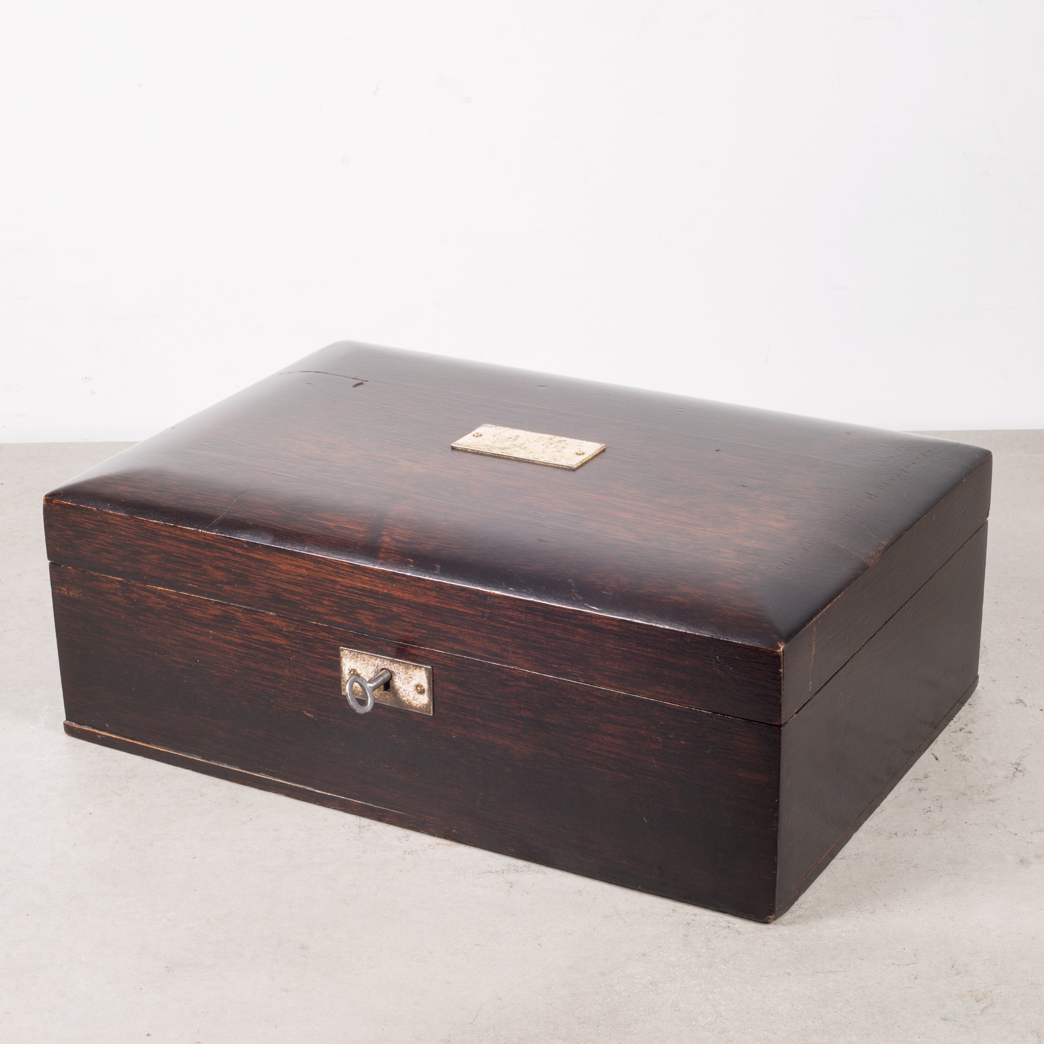 vintage-humidor-mahogany-circa