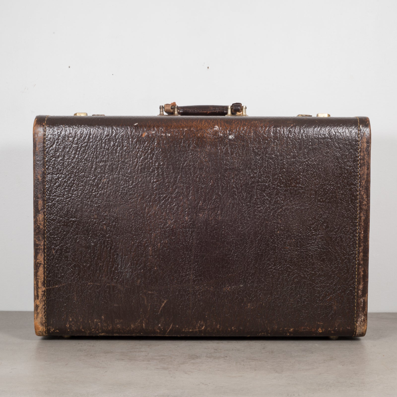 vintage-leather-travelaire-